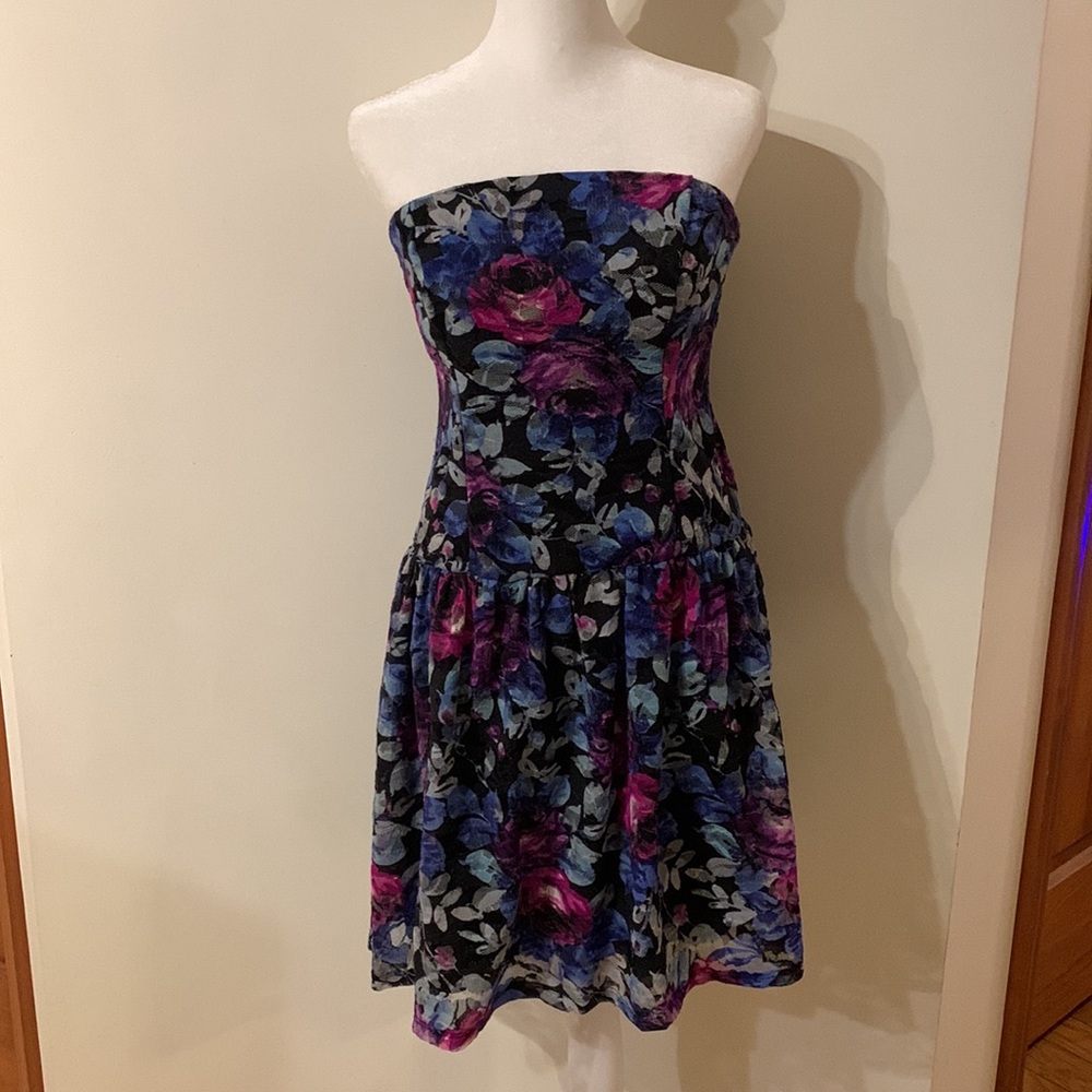Juniors Floral Strapless Dress